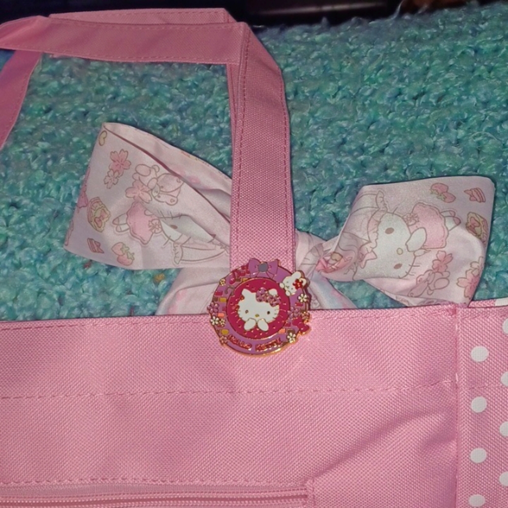 Pink Hello Kitty Bag with Ribbon 🎀 - Picture 7 of 13